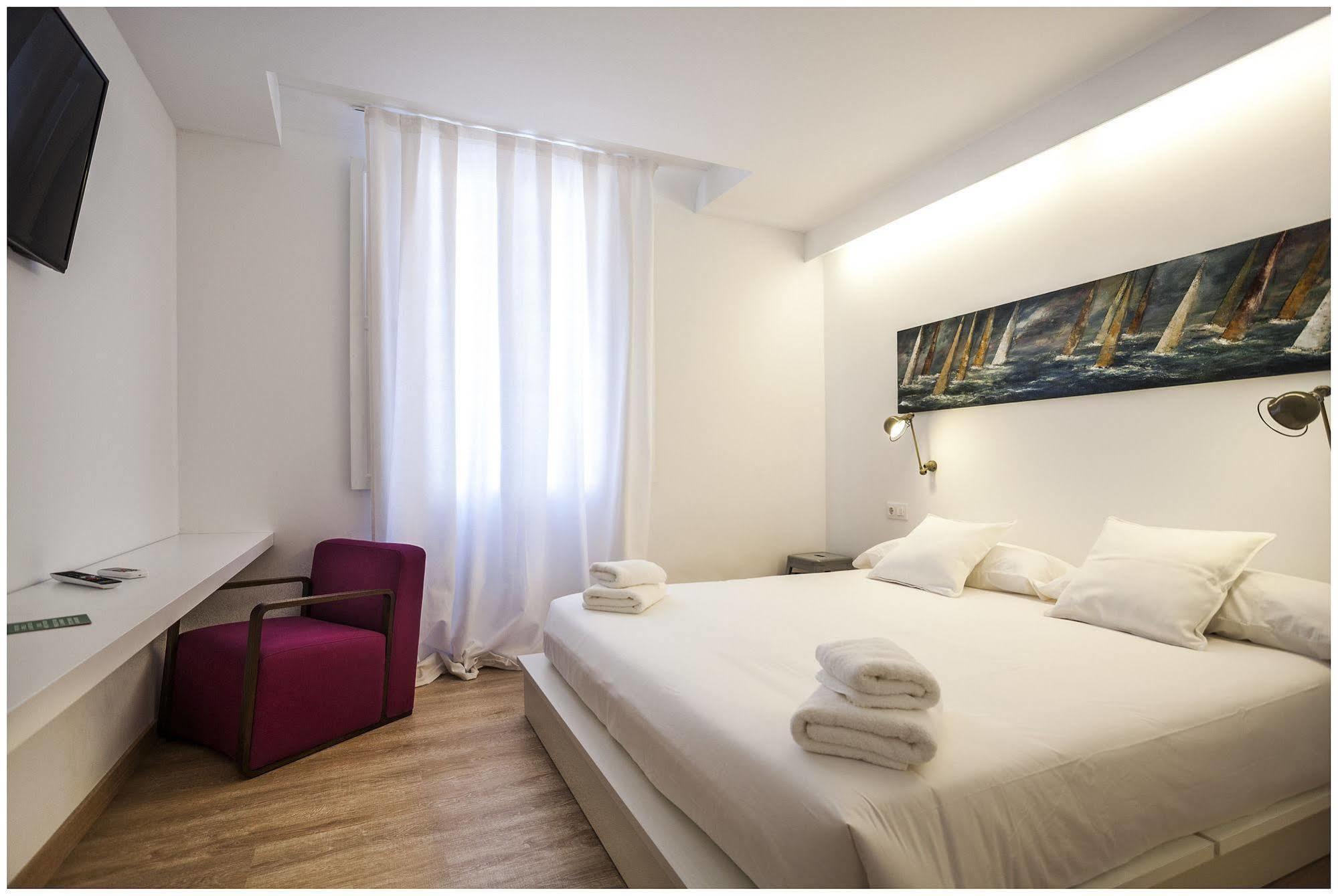 Cheap & Chic Hotel Ciutadella  Zewnętrze zdjęcie